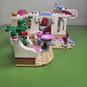 LEGO Friends: Heartlake Cupcake Cafe (41119) Complete W/ Minifigs, Inst. & Box!