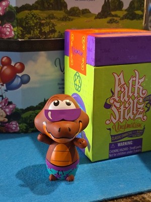 DISNEY Vinylmation 3'' Park Starz Set 4 With Box Typhoon Lagoon Gator Water Park