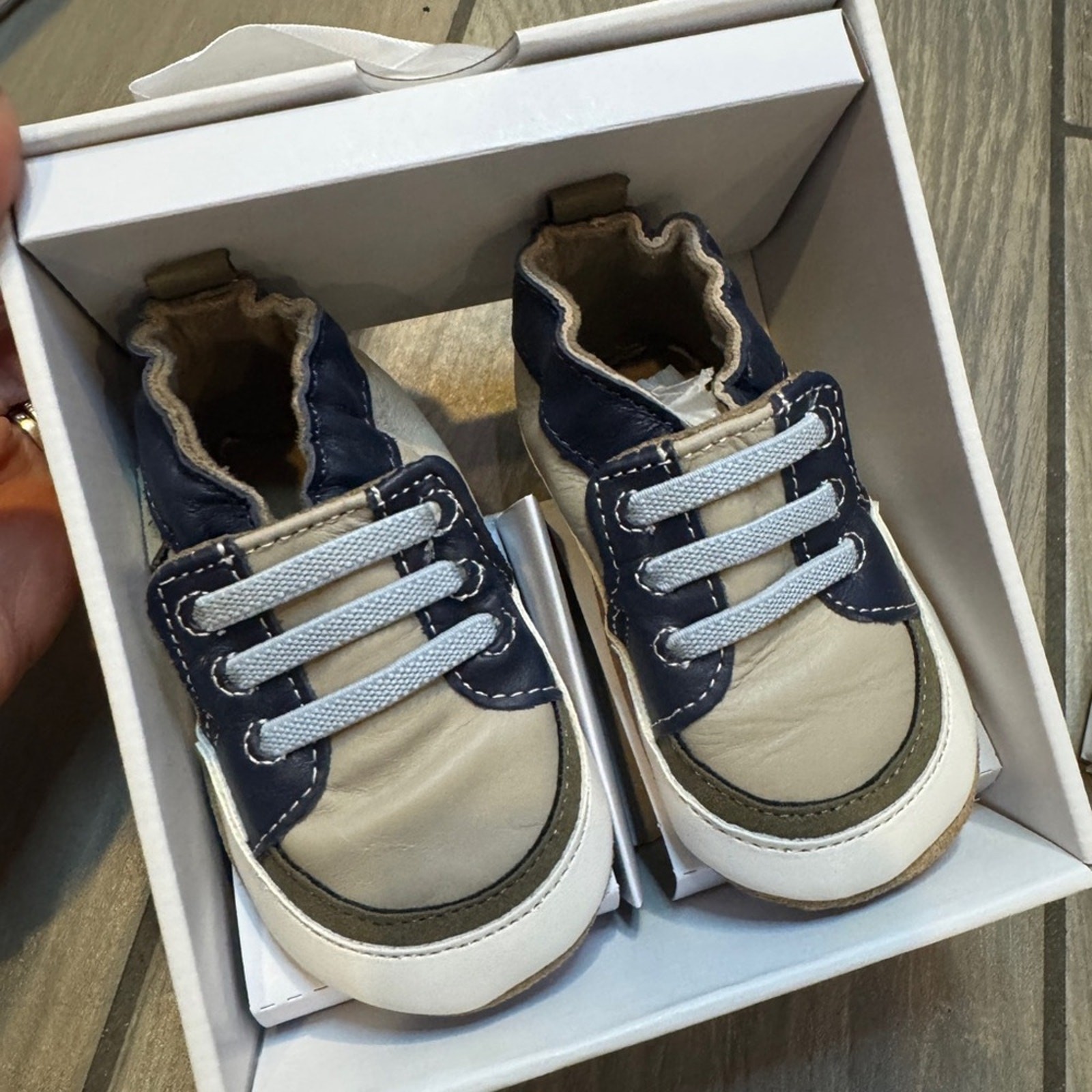 Robeez Trendy Trainer Grey Baby Boy Walker Shoes, NWT, 6-12M