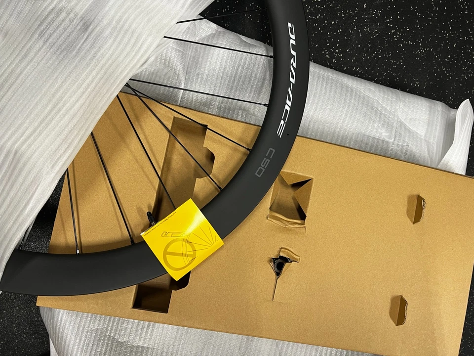 ¡Nuevo! Juego de ruedas de disco tubeless de carbono Shimano Dura-Ace C60 WH-R9270 700c Foto 4 de 4