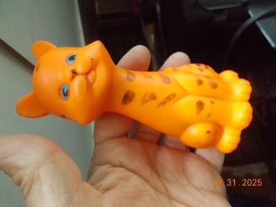 Reliance Products 5-1/4'' Orange Squeaky Toy Cat, Works