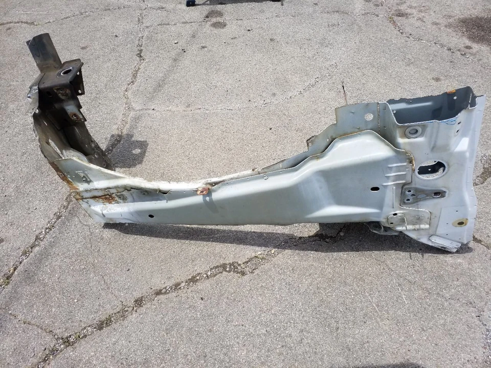 Front Right Inner Fender Apron | Fits 1999-2004 Ford F250 F350 - Image 2 of 4