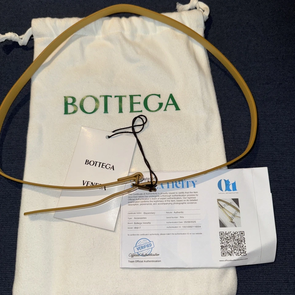 BOTTEGA VENETA Cinturón de Cuero Dorado Metálico Hebilla Triángulo Nuevo con Etiquetas y Bolsa para el Polvo $500 70 Foto 2 de 4