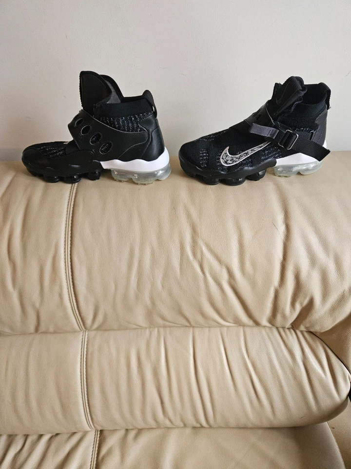 Nike Air VaporMax Premier Flyknit Black, White and Metal US Size 7.5 UK 6.5 - Image 4 of 4