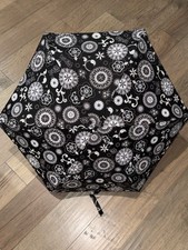 Thirty-One Mini Umbrella with Storage Case Black Floral Doily Print 30  EUC