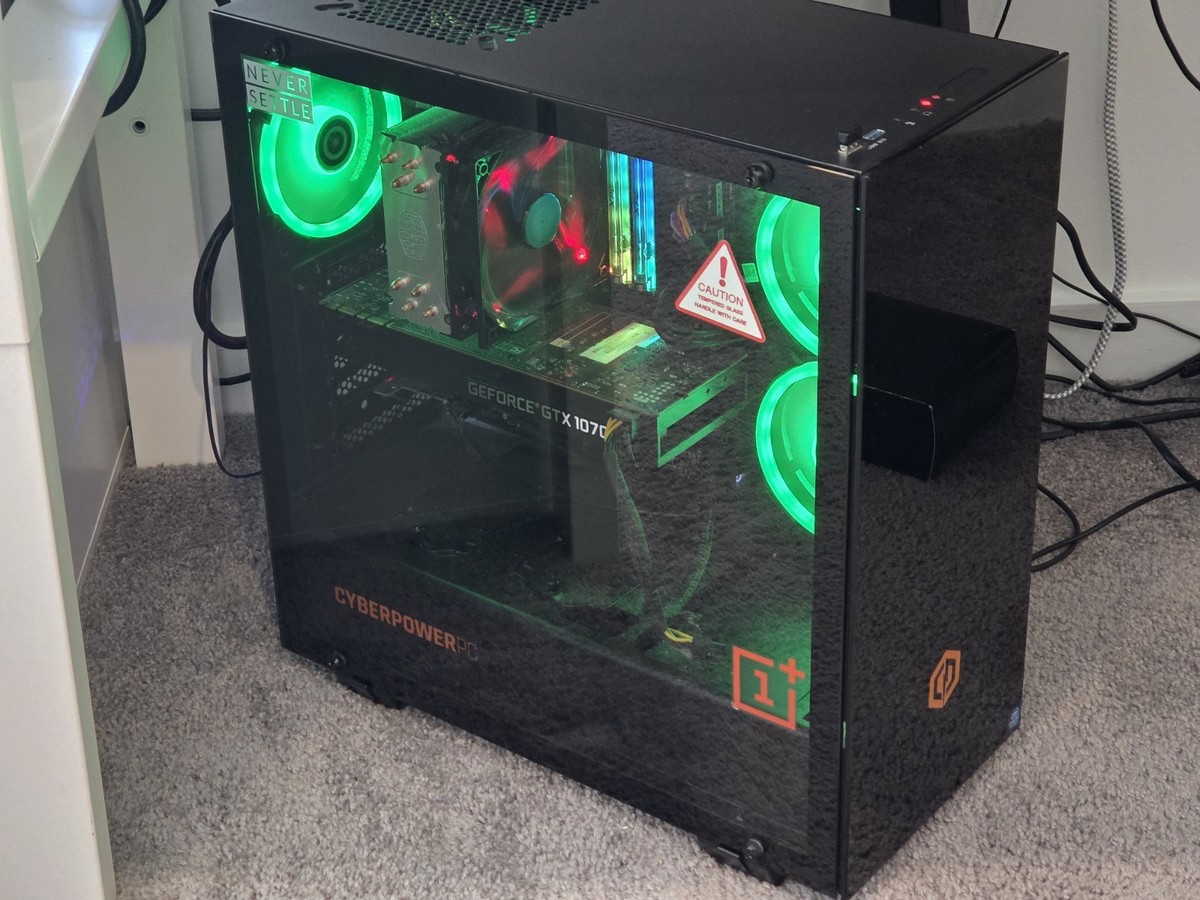Cyberpower Gaming PC i7-8086K 16GB RAM 500GB+2.7TB HDD GTX Cyberpower Gaming PC i7-8086K 16GB RAM 500GB+2.7TB HDD GTX