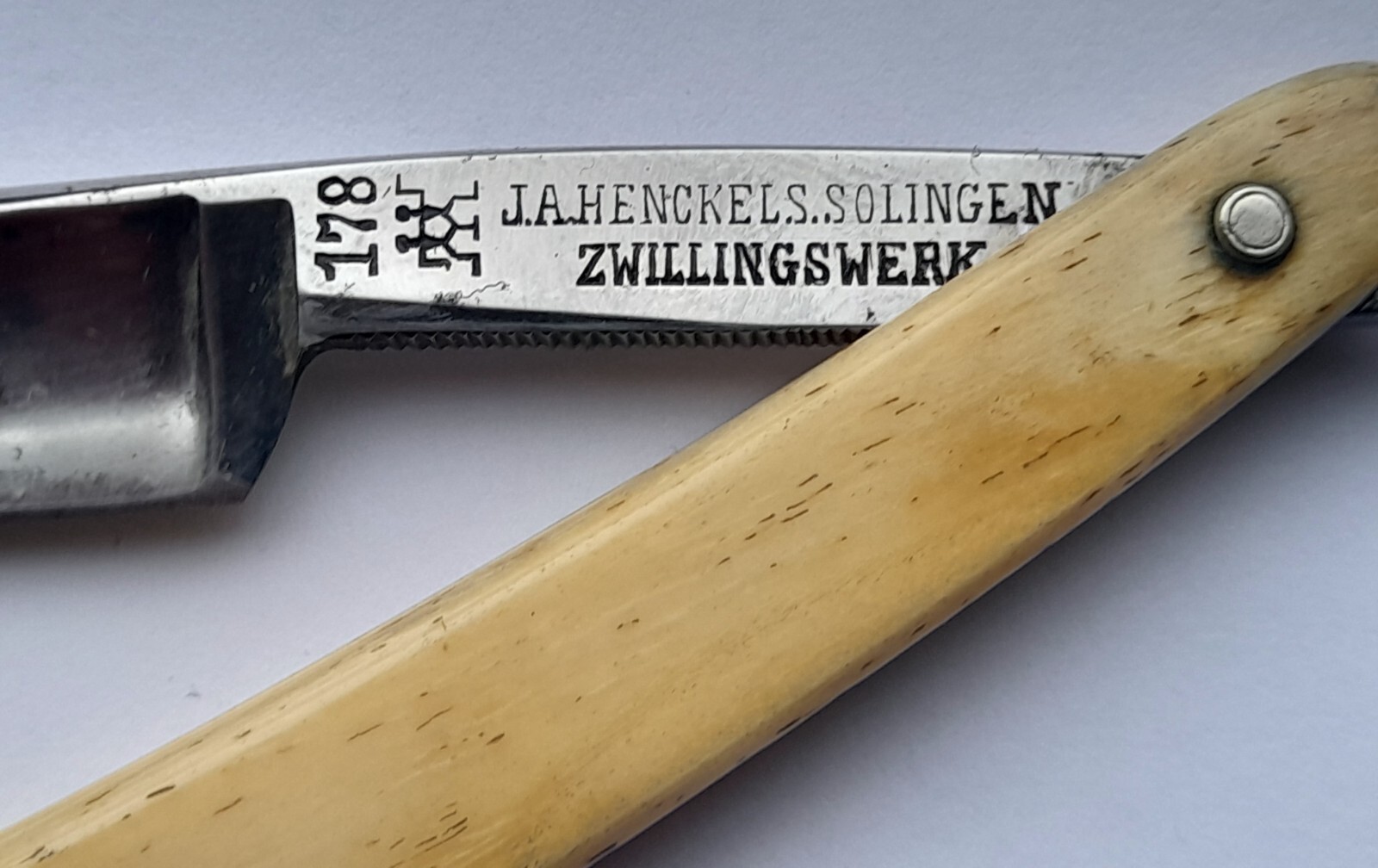 074◇西洋剃刀 J.A.HENCKELS SOLINGEN 17 ヘンケルス ゾーリンゲン