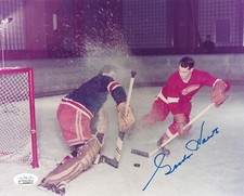 Gordie Howe Rookie Cards and Autographed Memorabilia Guide 32