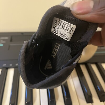 ak Adidas Yeezy QNTM Infants Toddler Kids Size 4K Gray Black