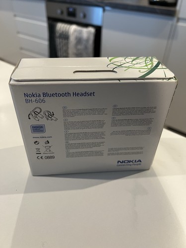 NOKIA BH-606 BLUETOOTH HEADSET, NEVER OPENED ORIGINAL BOX AND SEAL - Picture 2 of 2