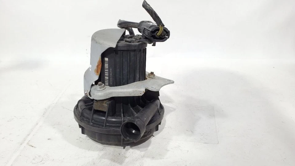 Air Injection Pump OEM 2003 2004 2005 BMW Z4 - Image 4 of 4