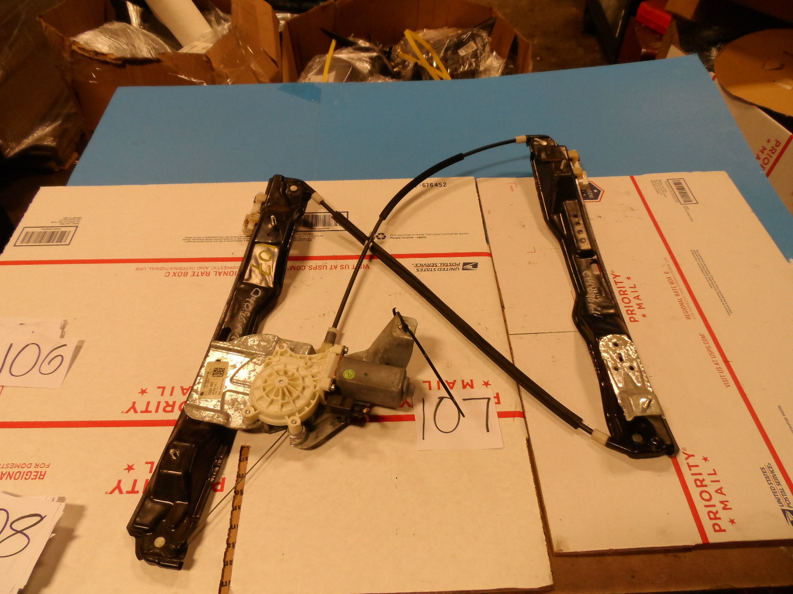 10 11 12 13 14 Taurus  FRONT Passenger  Window regulator with Power motor 107