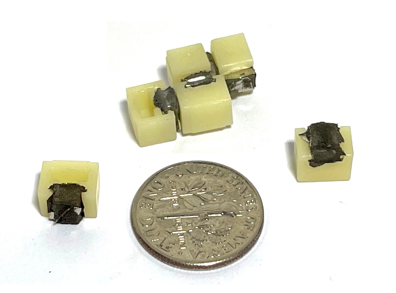 6 pc TYCO 440X3 FACTORY RARE EARTH Slot Car & 440X2 RETAINERS