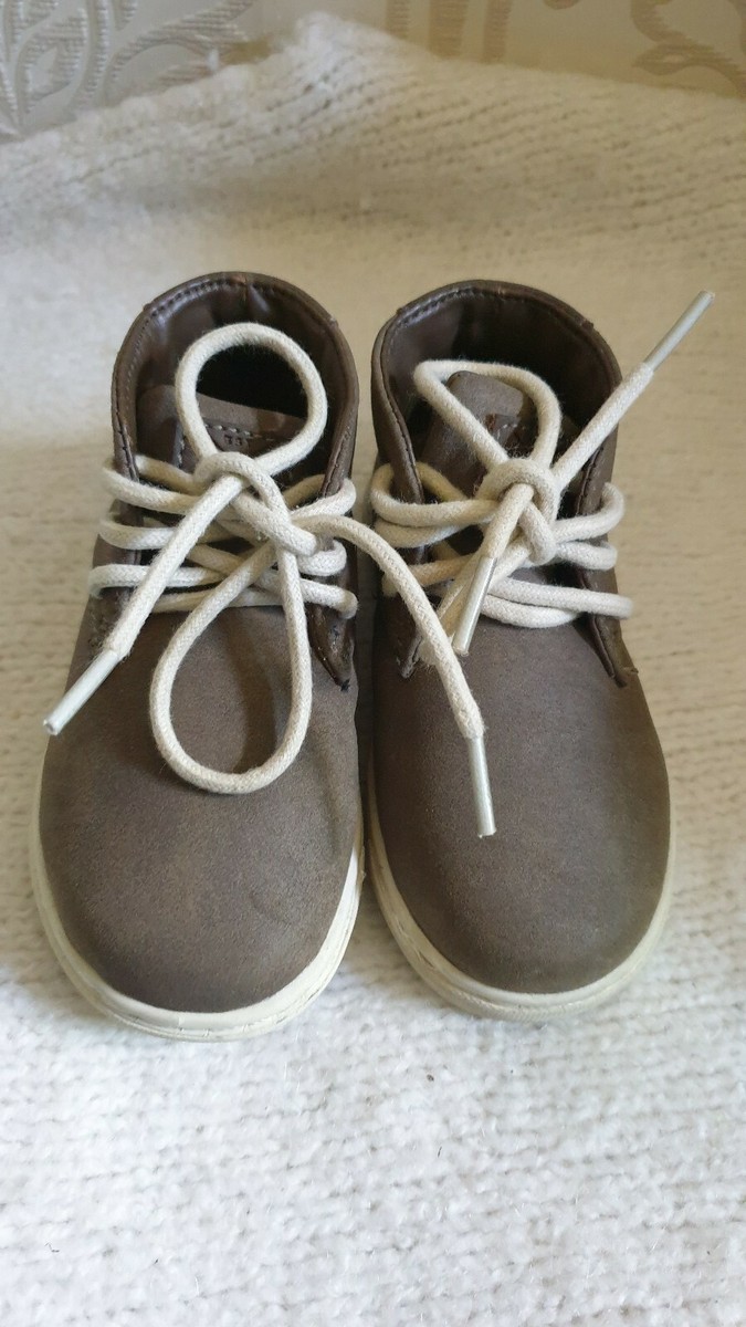 Bottes Bébé Garçon River Island Taille UK 4 (EUR 21) - Couleur Taupe/marron, Lacets, Occasion Très Bon état
