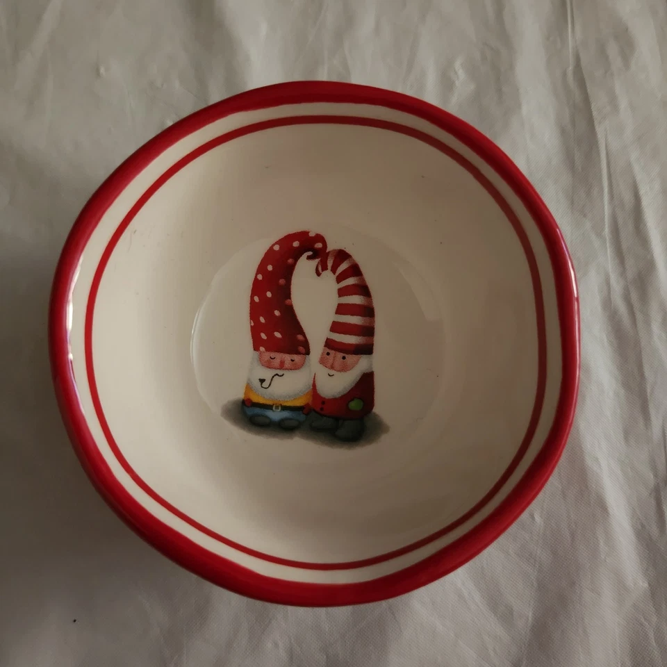 Plato de baratija rojo Gnomos cocina Kaboodle Grasslands Road miniatura Foto 2 de 4