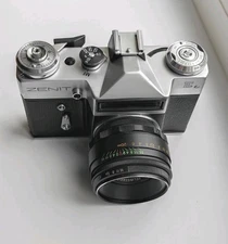 Zenit-E vintage 35mm SLR Film Camera with Helios 44-2 58mm Len – Made in USSR
