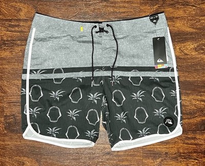 Quick Silver Men s Board Short Size 40x19 New With Tags 