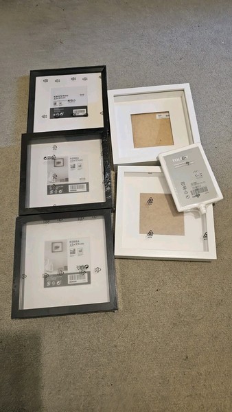 5 marcos de fotos - Marco IKEA Ribba 23x23cm Negro, Knoopang y TOLSBY