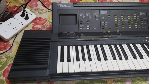 Yamaha PSR-6300 61 keys portable keyboard synthesizer w/cable - Picture 3 of 8
