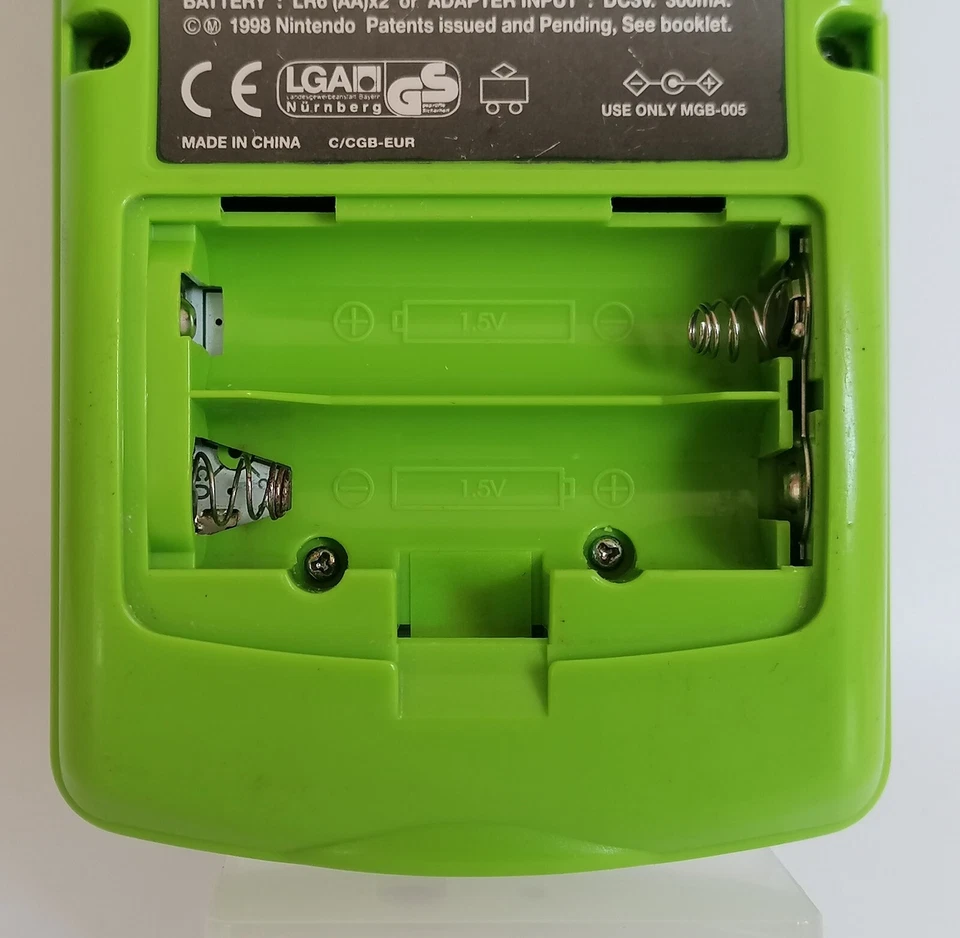 Nintendo Gameboy Color CBG-001 Konsole - Grün - Teildefekt - Bild 4 von 4