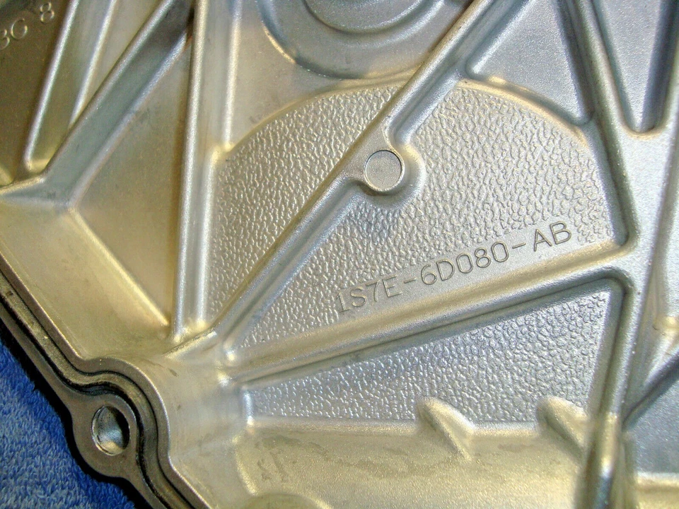 Cubierta delantera del motor Ford para Escape Couger V-6 2,5 L 3,0 L OEM 5S7Z-6019-A Y1 Foto 4 de 4