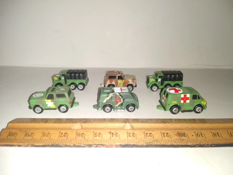 6 vehículos Galoob MICRO MÁQUINAS MILITARES Ejército Jeeps  Foto 3 de 4