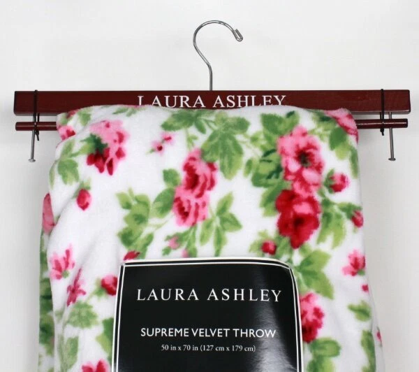 Laura Ashley 25 Pack Slim Velvet Hangers in Blush LA-93310-BLUSH