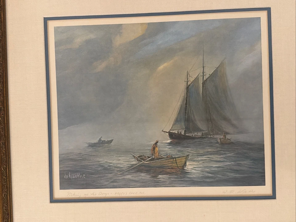 Litografía firmada por William E. deGarthe Picking Up The Dorys - Peggy's Cove Foto 2 de 4