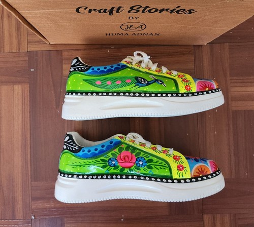 Tennis Shoes, NWT in box. Designer Hand painted in Pakistan, Size 40 (US Size 7) - Picture 7 of 12
