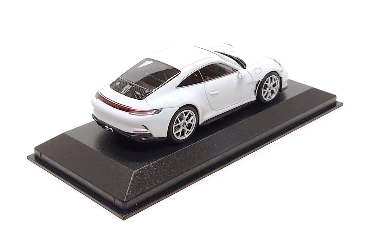 Minichamps 1:43 Porsche 911 S/T (992) in White | eBay
