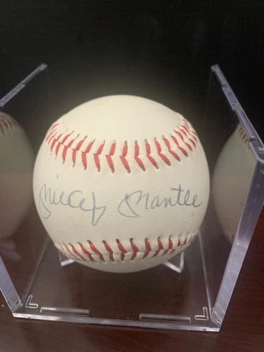 Mickey Mantle Autographed Baseball Global Authentication GV 322696