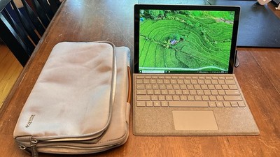 Microsoft Surface Pro 5 w/Keyboard & Case (Win 10 Pro)