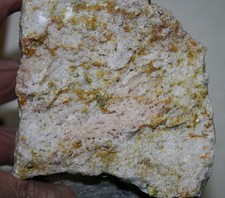 schöne Stufe mit Mimetesit xx ,  Grube Clara , Wolfach , Schwarzwald Mineralien