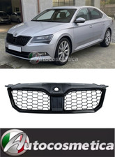 Calandre Skoda SUPERB