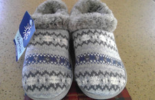 Dearfoams Women  s Clog Slippers Fair Isle Knit Size S 5-6 Memory Foam NEW