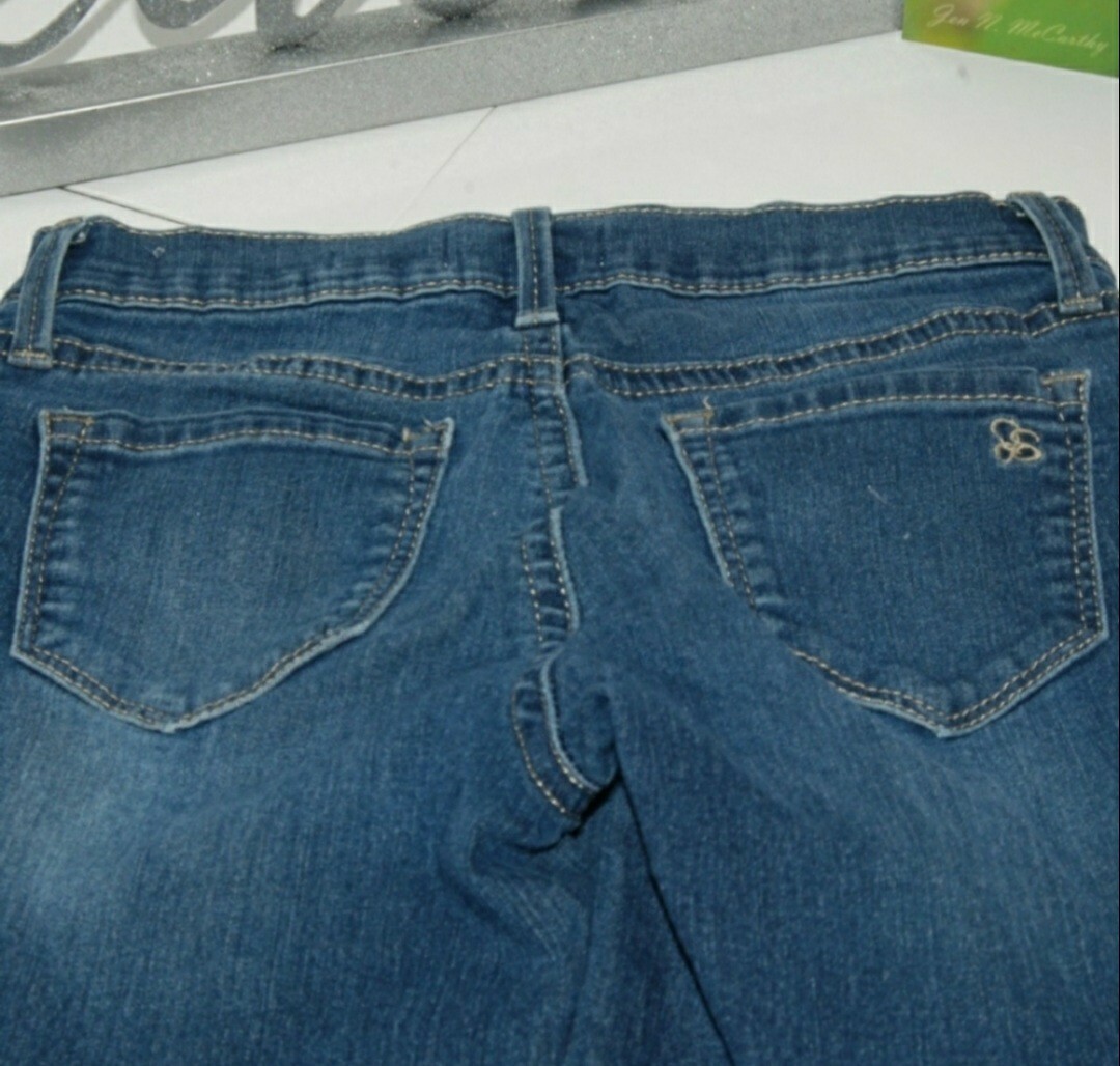Picture 2 of 4