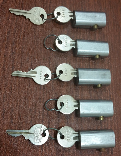 Chicago Lock Company Lot 5 Cabinet Locks & 8 Keys 5X11 1RR26 6X04 5X02 5X19