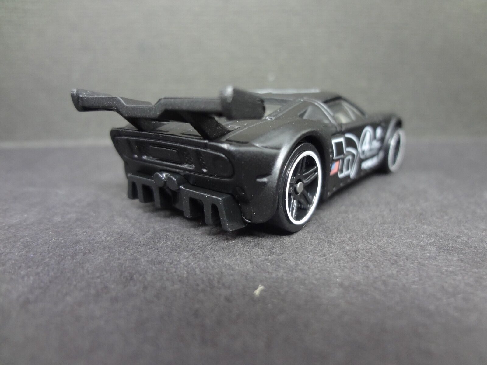 2016 HOT WHEELS GRAN TURISMO 3/8 FORD GT LM (DJL15) – Tiny Town Toys