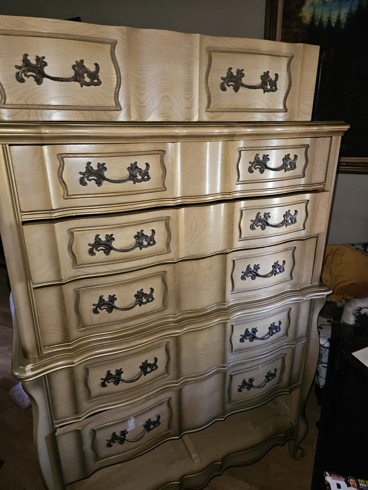 Cofre Tallboy Provincial Francés  Foto 2 de 2