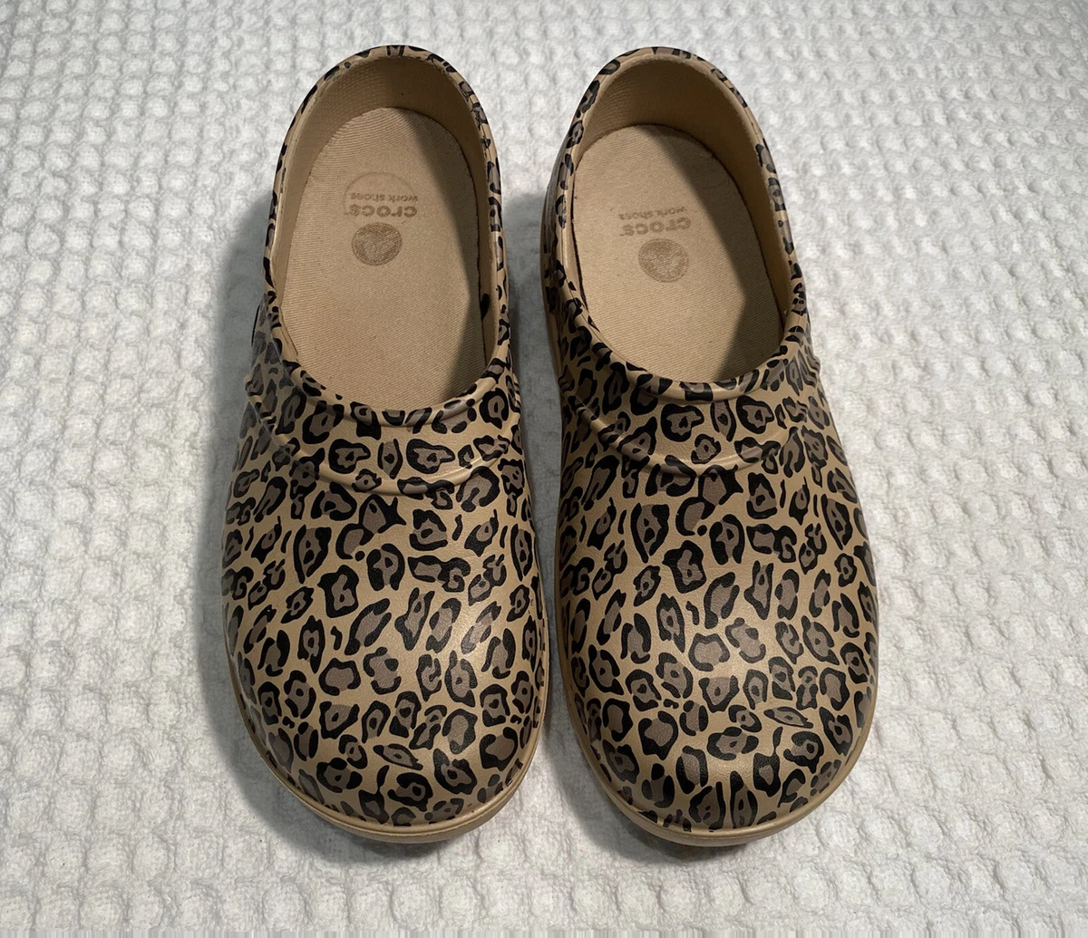 Crocs leopard print clog top
