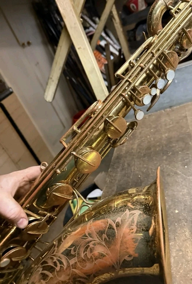 🎷 The MARTIN RMC BARITONE SAXOPHONE ORIGINAL LACQUER IN SHOP 4 ADJUSTMENTS - Image 3 of 4