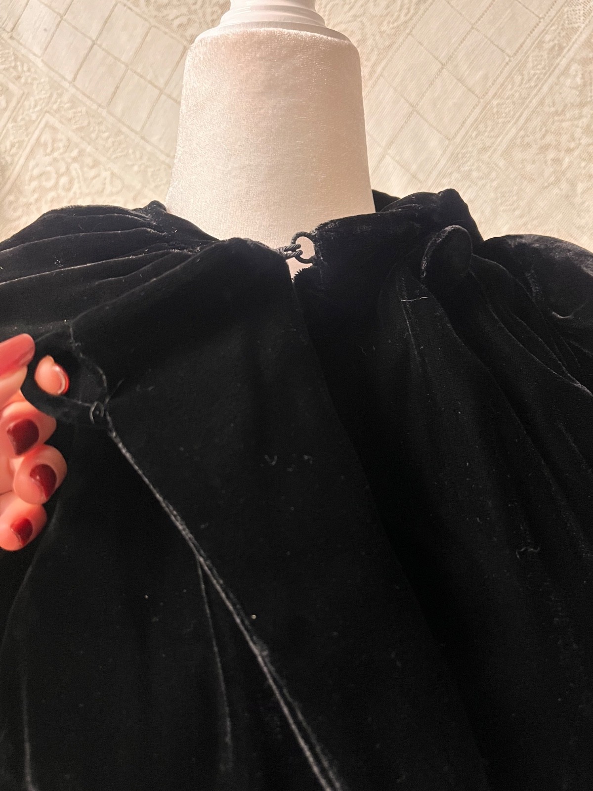 Antique 1930s Silk Velvet Evening Coat w/ Draped … - image 7