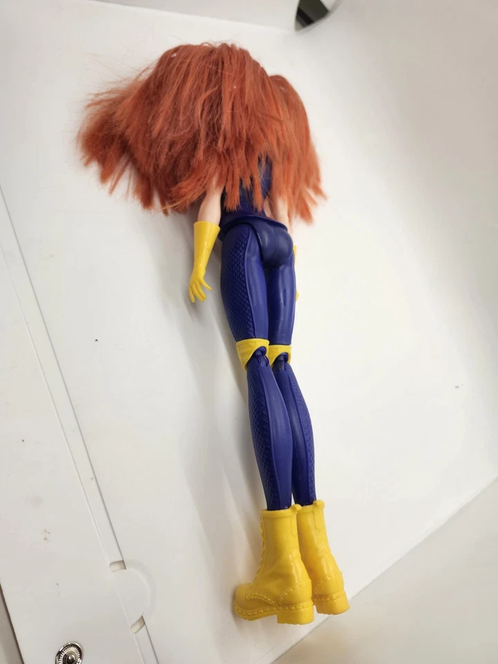 DC Super Hero Girls 12" Entrenamiento Acción Muñeca Batgirl Figura de Acción Ajustable  Foto 4 de 4