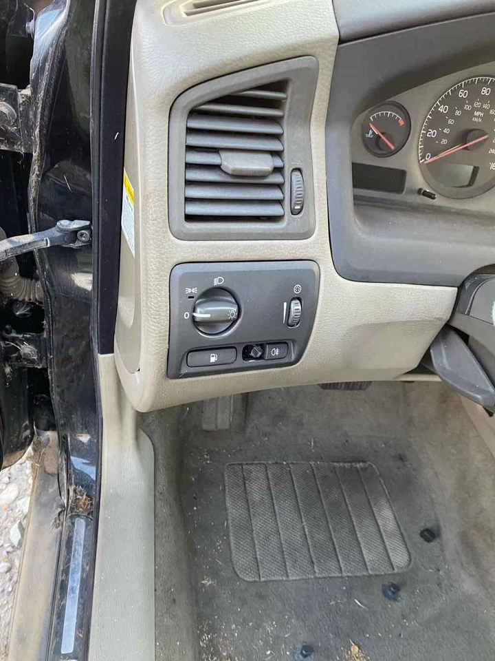 Used Air Cleaner Assembly fits: 2002 Volvo 60 SERIES SW w/turbo exc. R model B52 - Image 3 of 4