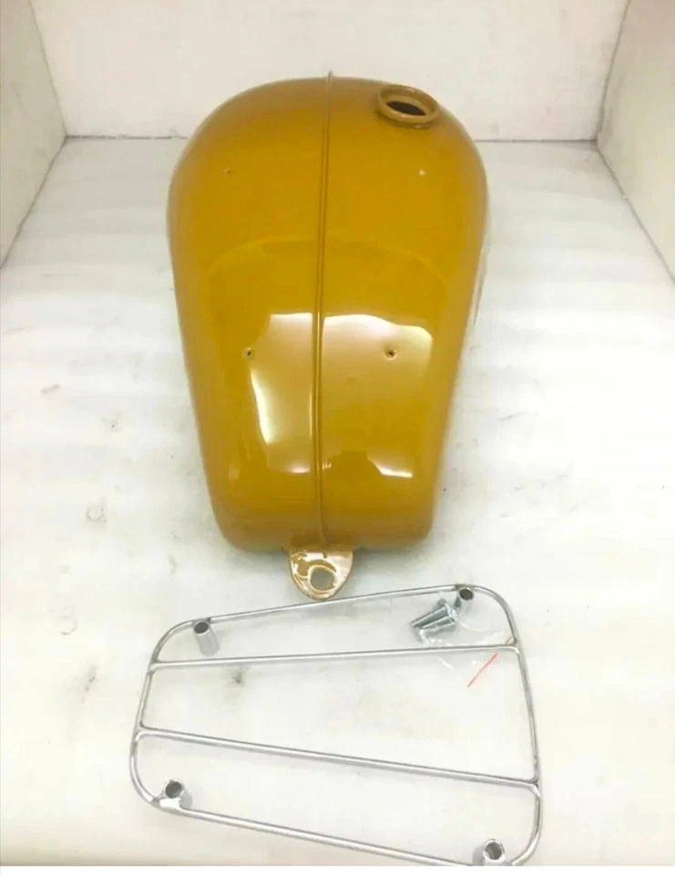 Tanque pintado dorado y blanco apto para Triumph T120 Bonneville de 3,5 galones Foto 2 de 4