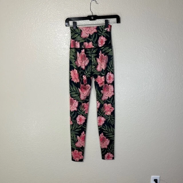 beyond-yoga rose gym workout logo leggings