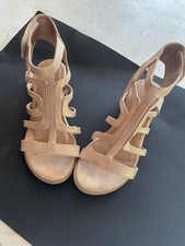 Girls heel sandals