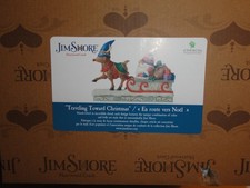 JIM SHORE HEARTWOOD CREEK TRAVELING TOWARD CHRISTMAS REINDEER GNOME SLED "READ"