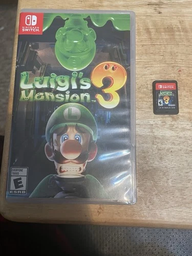 Nintendo Switch Luigi's Mansion 3 Case & Cartrige