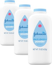Johnson's Baby Powder with Naturally Derived Cornstarch, Aloe  Vitamin E for De